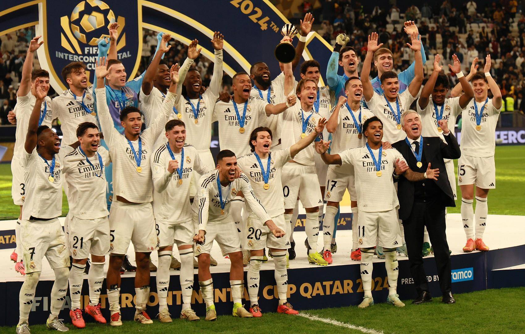 泰州队门将戴曜城谈苏超夺冠：我们值得冠军，泰州人民过年了