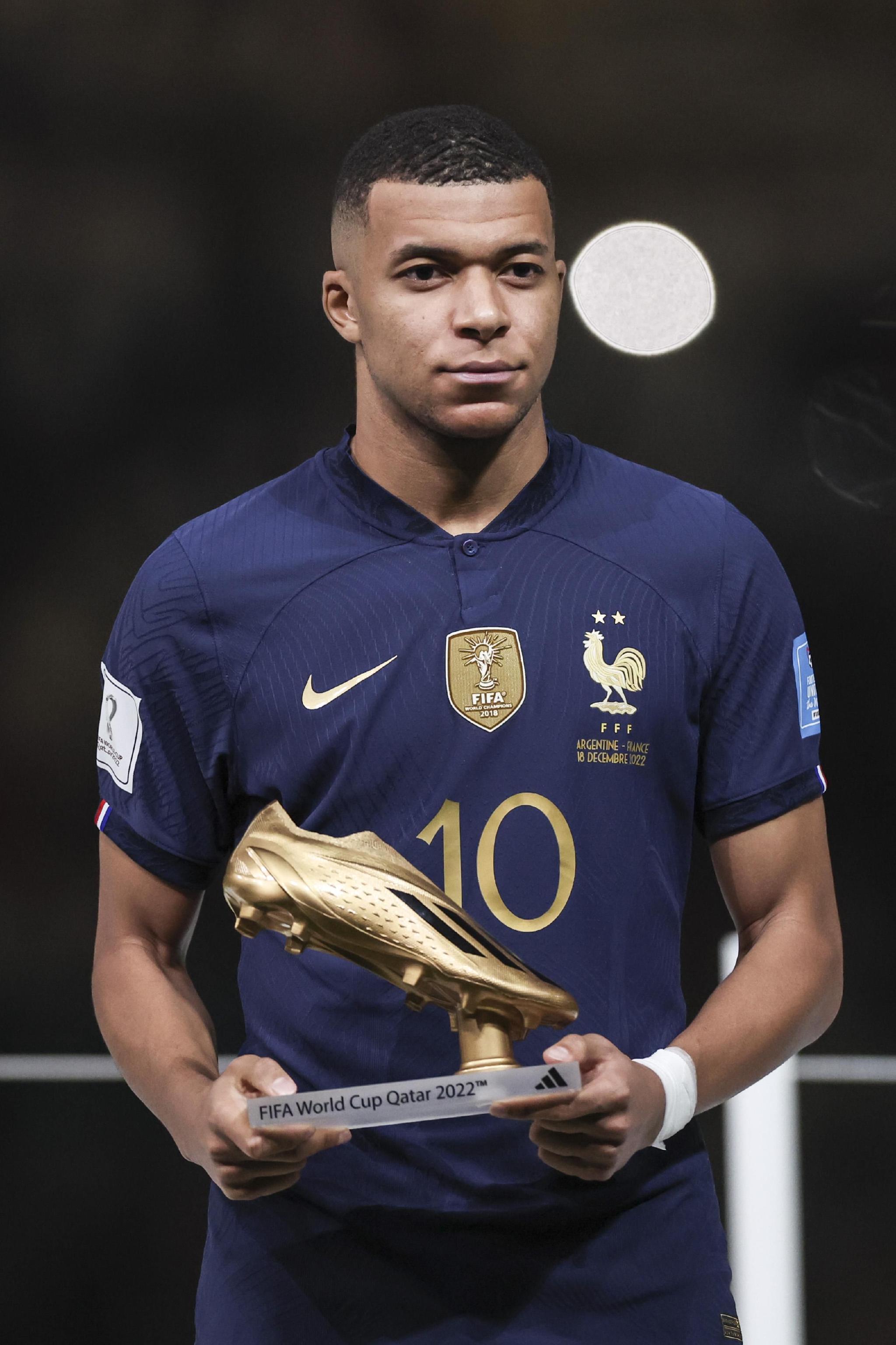 鲁尼认为梅西更优秀？C罗：我没意见，表达什么是他的自由