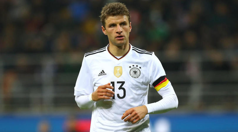 刘伟国：捧起中甲冠军奖杯很激动，明年力争在中超站稳脚跟