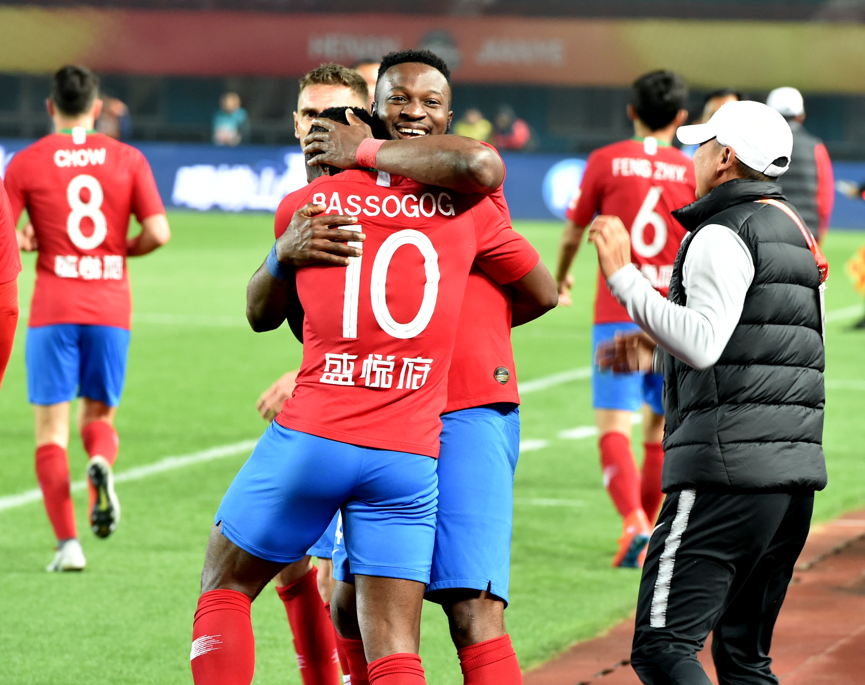 祝福，顾春含、邢琦等六名45岁的裁判员本赛季结束后挂哨